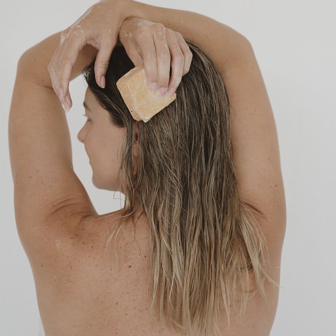 Champú más volumen de raíces - Mathe Lab España