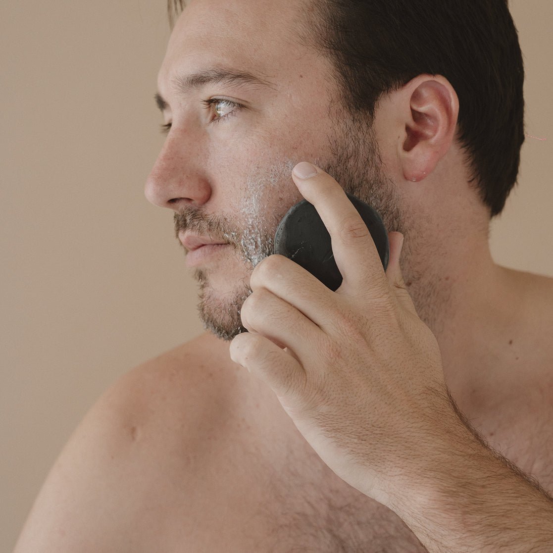 Jabón limpieza profunda. Negro maderas - Mathe Lab España