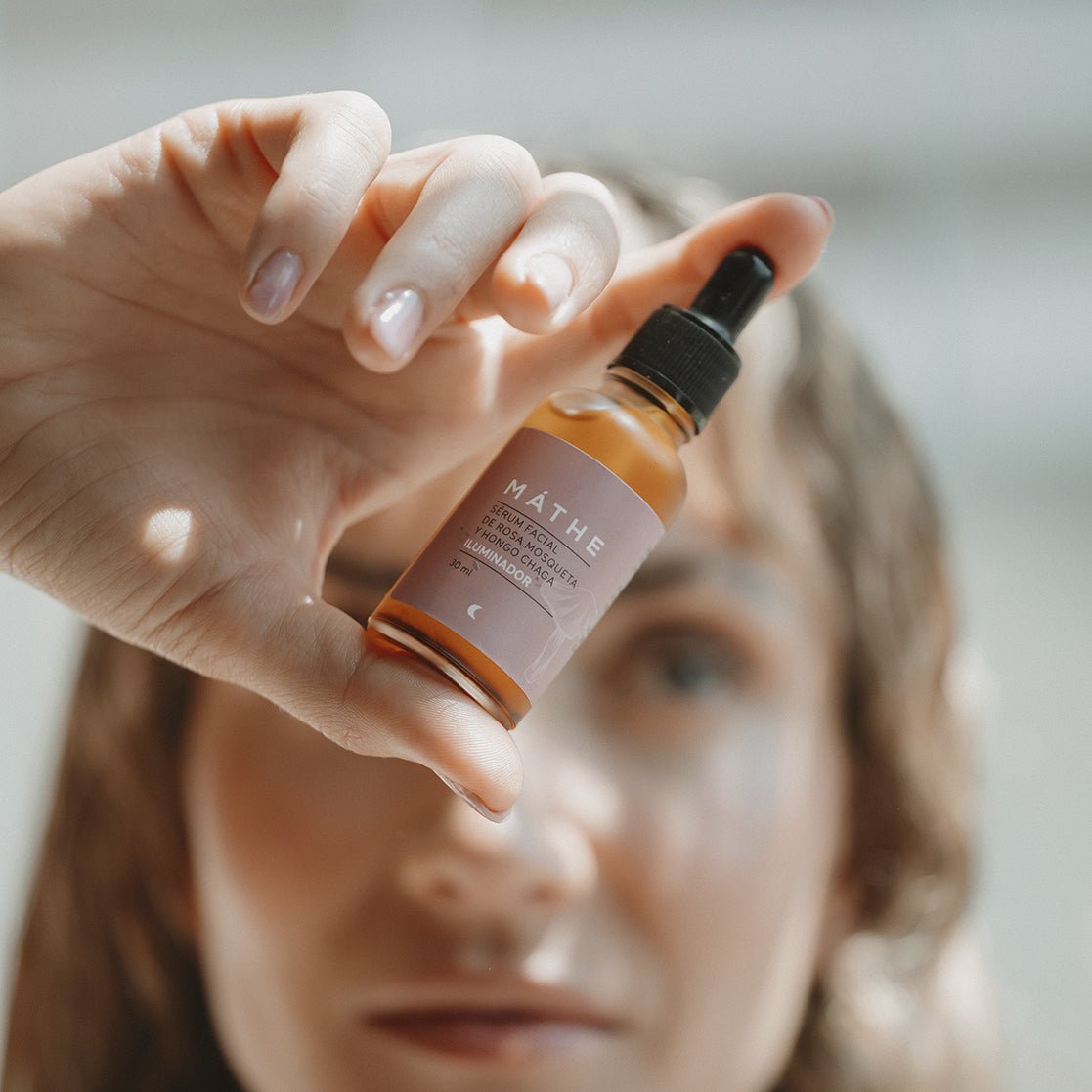 Sérum iluminador antioxidante de rosa mosqueta y hongo chaga - Mathe Lab España