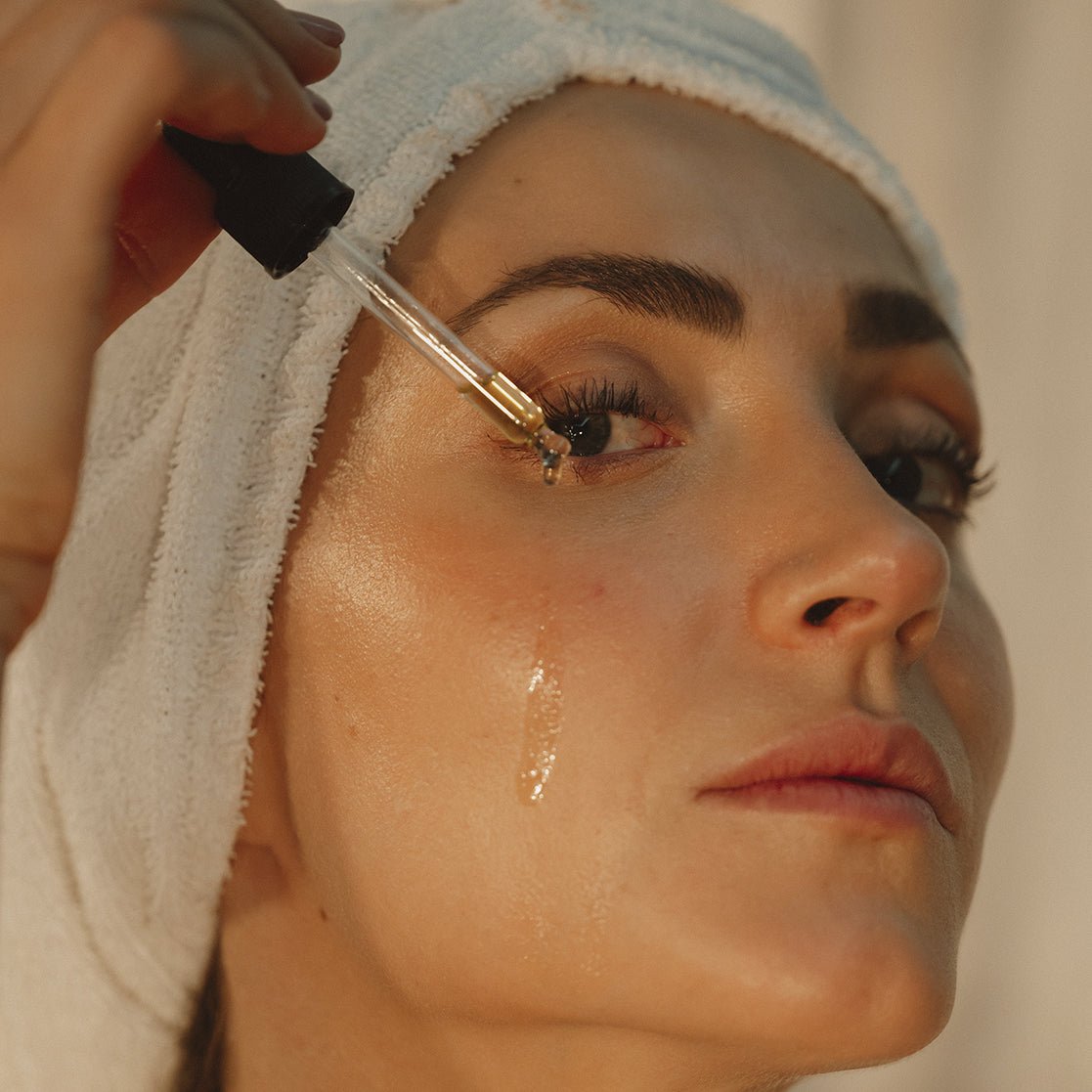 Sérum iluminador antioxidante de rosa mosqueta y hongo chaga - Mathe Lab España